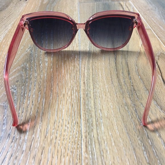 ⬇️ Oversized Round Cat Eye Sunglasses Pink Frame - Picture 5 of 8